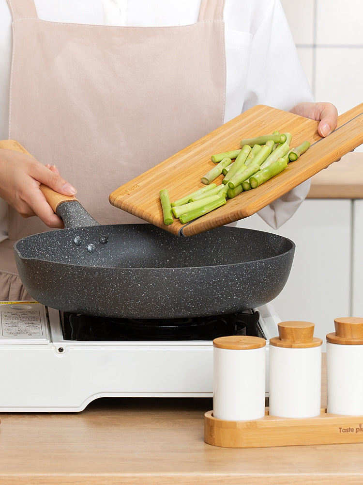 Foldable bamboo creative cutting board